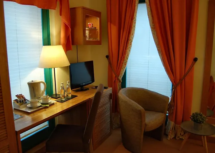 Hotel Albergo Hotel 4*